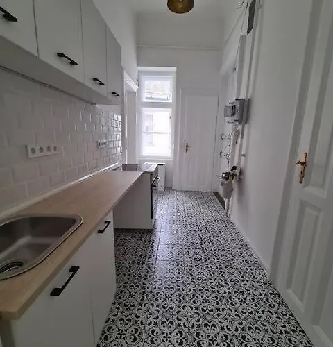 Хостел Sunny At Danube